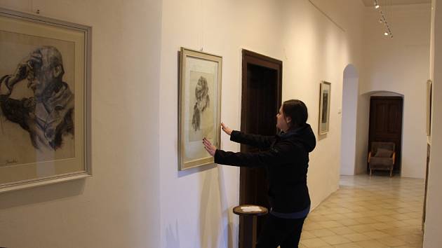 Ve čtvrtek bude otevřena nejen výstava malířky Jany Horkelové, ale také expozice kreseb Jindřicha Pruchy. Ty však návštěvníci mohou vidět nejdéle do prázdnin. 