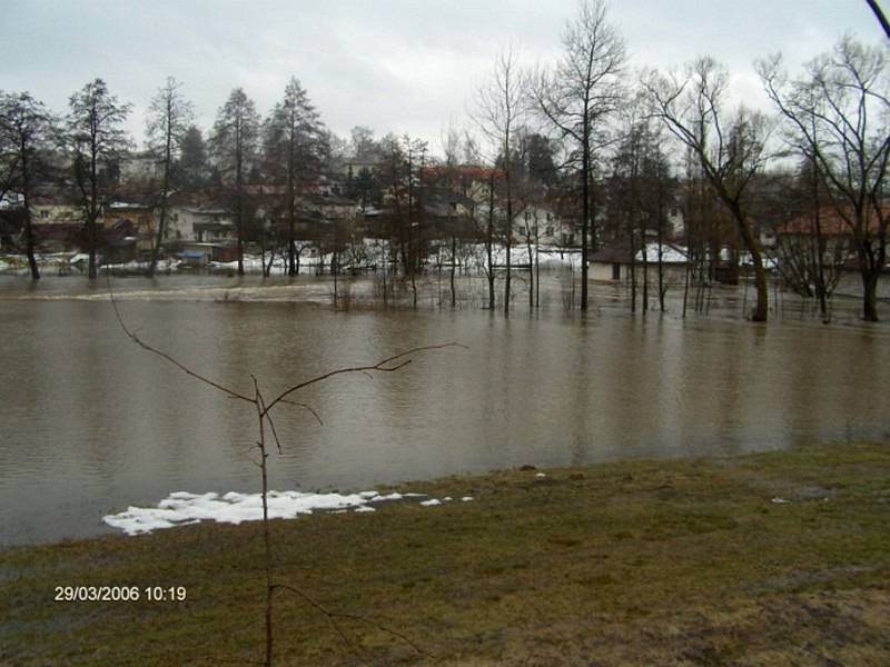 Záplavy na jaře 2006 na Vysočině.