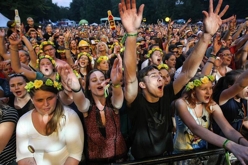 Druhý den sedmnáctého ročníku hudebního festivalu Sázavafest ve Světlé nad Sázavou.