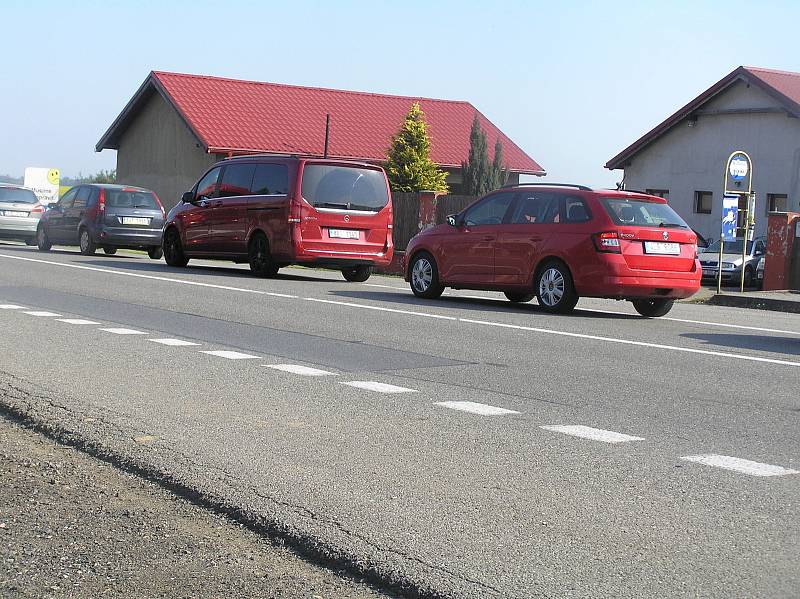 Obec Slavníč léta trápil hluk z dálničního mostu.