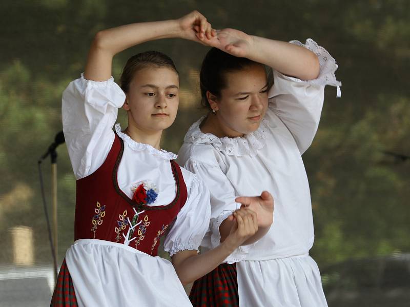 Na začátku června se folklorní soubor zúčastnil také festivalu Polabská vonička v Nymburce.