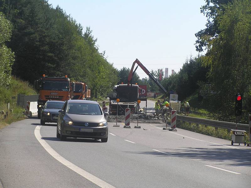Opravy dvou mostů u Pohledských Dvořáků omezují dopravu
