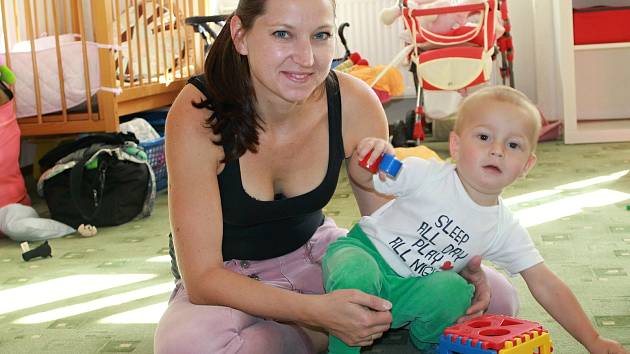 Mateřské centrum Zvoneček pro maminky a děti připravilo přednášku o bezpečnosti. Foto: Deník/Lucie Ješátková