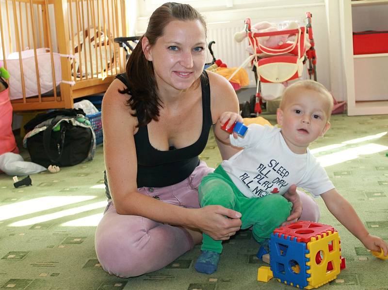 Mateřské centrum Zvoneček pro maminky a děti připravilo přednášku o bezpečnosti. Foto: Deník/Lucie Ješátková