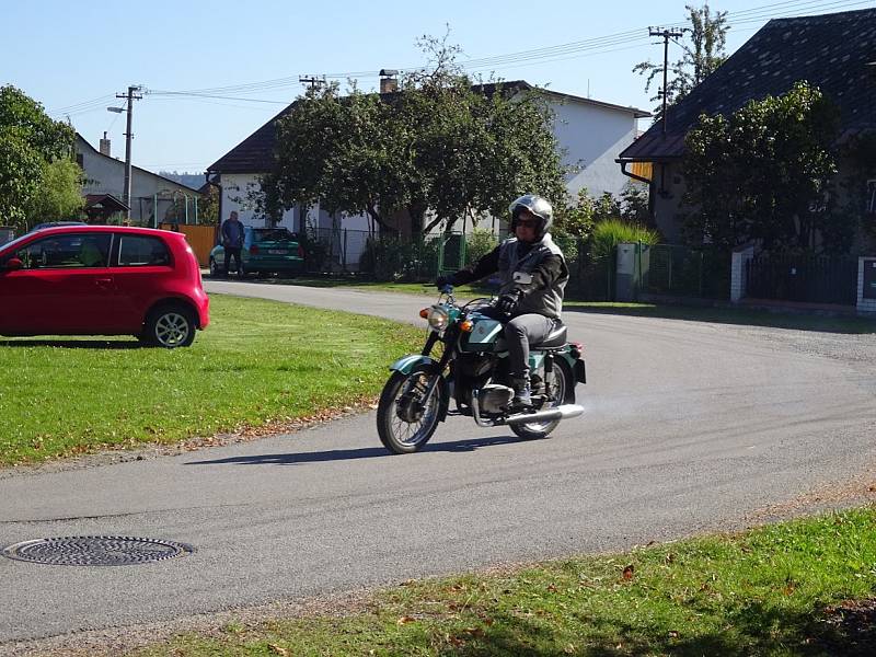 Auto moto veterány v Sobíňově.