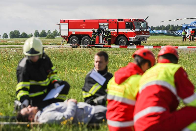 Na Havlíčkobrodském letišti se ve středu v dopoledních hodinách konalo cvičení postupů záchranných akcí po pádu dopravního letadla.