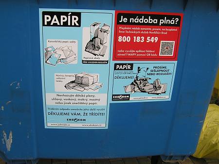 Havlíčkobrodský deník | Samolepky na popelnicích v Havlíčkově Brodě |  fotogalerie