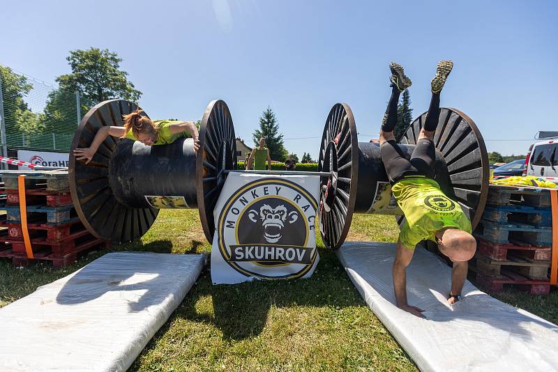 Závod Monkey Race ve Skuhrově.