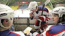 Hokejisté A–týmu HC Rebel Havlíčkův Brod si už po několikáté zahráli proti svým fanouškům, v pátek jim podlehli 20:22. 