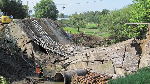 V září 2014 se zřítil most ve Vilémově na Havlíčkobrodsku, o život přišli čtyři dělníci