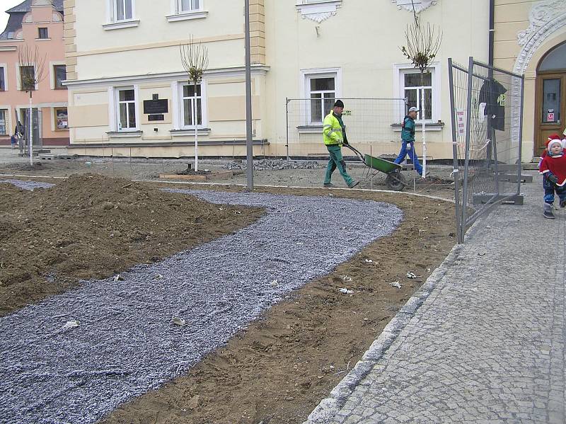 Opravované náměstí Trčků z Lípy ve Světlé nad Sázavou.