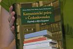 V pátek 9. října převzali nakladatelé ceny za nejkrásnější knihy devatenáctého ročníku Podzimního knižního veletrhu.