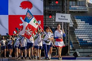 Výpravu Kraje Vysočina přivedla v roli vlajkonošky na slavnostní zahájení atletická legenda Jarmila Kratochvílová.