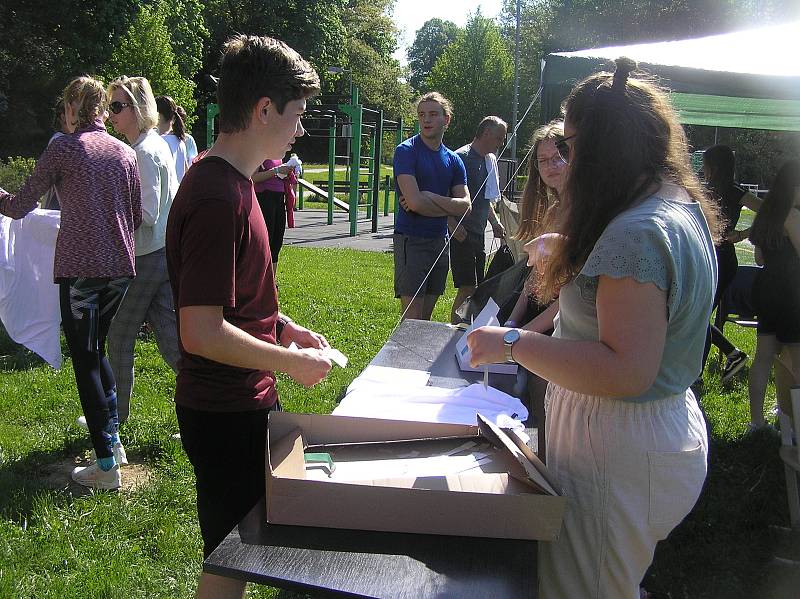 Do Havlíčkova Brodu se po dvou letech vrátily studentské slavnosti, zahájil je charitativní barevný běh.