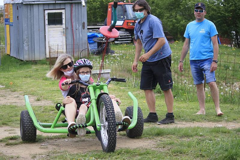 Horské káry na Kadlečáku u Světlé.