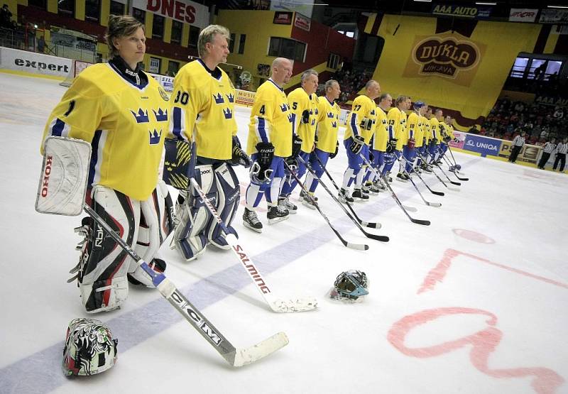 Den legend. Na Horáckém zimním stadionu v Jihlavě se představily legendy českého a švédského hokeje.