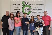 MLADÍ REPORTÉŘI. TV Barborka vznikla v roce 2016 a tvoří ji žáci místní základní školy.