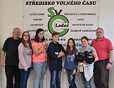 MLADÍ REPORTÉŘI. TV Barborka vznikla v roce 2016 a tvoří ji žáci místní základní školy.