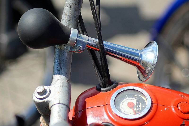 Jízda mopedů v okolí Světlé nad Sázavou