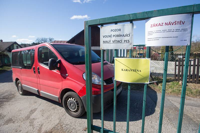 Nejmasivnější vzestup počtu nemocných Vysočina zaznamenala o posledním březnovém víkendu. Za nárůst téměř o pět desítek mohla především rozsáhlá nákaza v domově pro seniory v Břevnici u Havlíčkova Brodu.