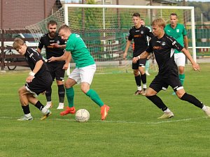 Fotbalisté Havlíčkova Brodu (v černém) v posledním přípravném utkání před jarní částí divize zdolali Vysoké Mýto 2:0.