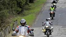 Geografický střed České republiky v Číhošti si opět po roce vybrali majitelé silných a nablýskaných motocyklů ke svému setkání. Do Číhoště se sjelo na 250 motorkářů ze všech koutů Česka. 