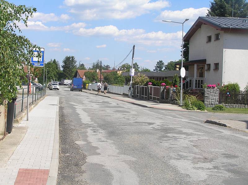Ve Šmolovech chtějí obchvat kvůli husté dopravě, ale nemohou se shodnout kde a jak.