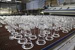 Ve společnosti Crystalite Bohemia denně vyrobí 150 tisíc sklenic. Zvýšení produkce je dílem nových výrobních linek, které představují nejmodernější technologii v České republice.