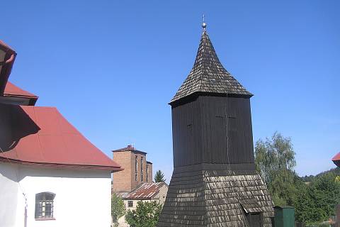 Kostel a zvonice ve Studenci