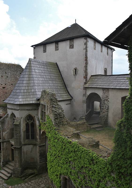 Nový seriál Odznak Vysočina natáčeli filmaři také na hradu v Lipnici nad Sázavou.