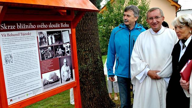 Při příležitosti letošního 100. výročí narození opata Víta Bohumila  Tajovského (3. 3. 1912 – 11. 12. 1999) došlo k slavnostnímu odhalení pamětní desky u jeho rodného domu v obci Klanečná.