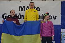 Na stupních vítězů v kategorii žen na patnáct kilometrů dvě ukrajinské závodnice.