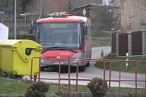 Dopravní společnosti Arriva chybějí řidiči, šoférovat autobus mladé neláká.