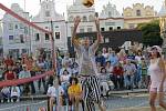 V rámci turnaje beach volleyball cup se v exhibičním utkání Poulíček - Váchová představili také brodští radní.