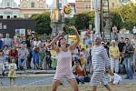 V rámci turnaje beach volleyball cup se v exhibičním utkání Poulíček - Váchová představili také brodští radní.