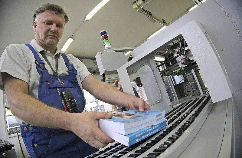 V Tiskárnách Havlíčkův Brod zkušební provoz nové automatické linky pro výrobu lepené vazby. Ta byla pořízena s podporou strukturálních fondů Evropské unie a státního rozpočtu nákladem zhruba 55 milionů korun, přičemž bylo nutno přestavět i část budovy. 