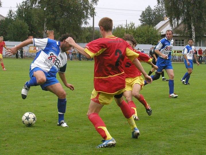 Vydřený bod. Fotbalisté Ždírce se jen těžko prosazovali přes obranu Janovic.