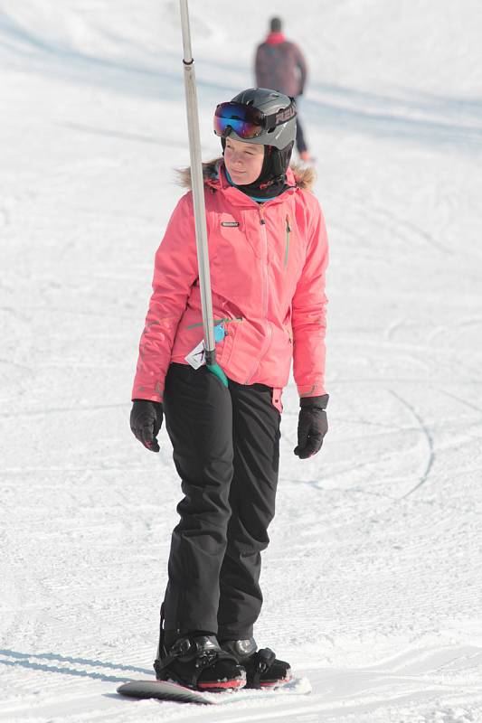 Sobota 3. března ve skiareálu Kadlečák.