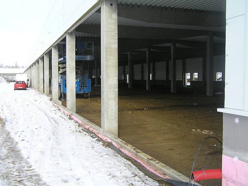 Nové nákupní centrum u Alberta chce otevřít už letos v létě.