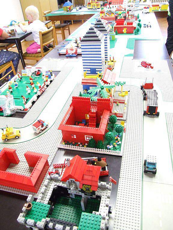 Celostátní Legoprojekt zahájili v Horní Krupé. Děti od 6 do 12 let stavěly ze statisíců kostiček město z Lega na ploše 8 x 3,5 metru.
