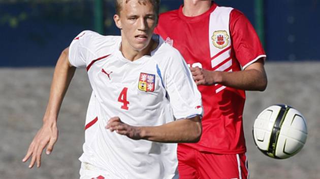 Reprezentace. Do ní se v kategorii U19 probojoval brodský fotbalový talent Tomáš Souček. Ten od žákovského věku působí v pražské Slavii.