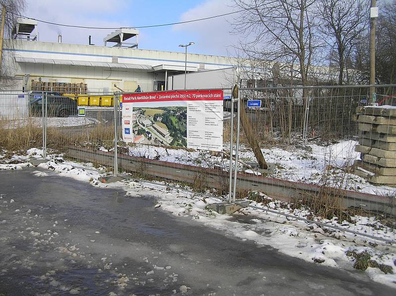 Nové nákupní centrum u Alberta chce otevřít už letos v létě.