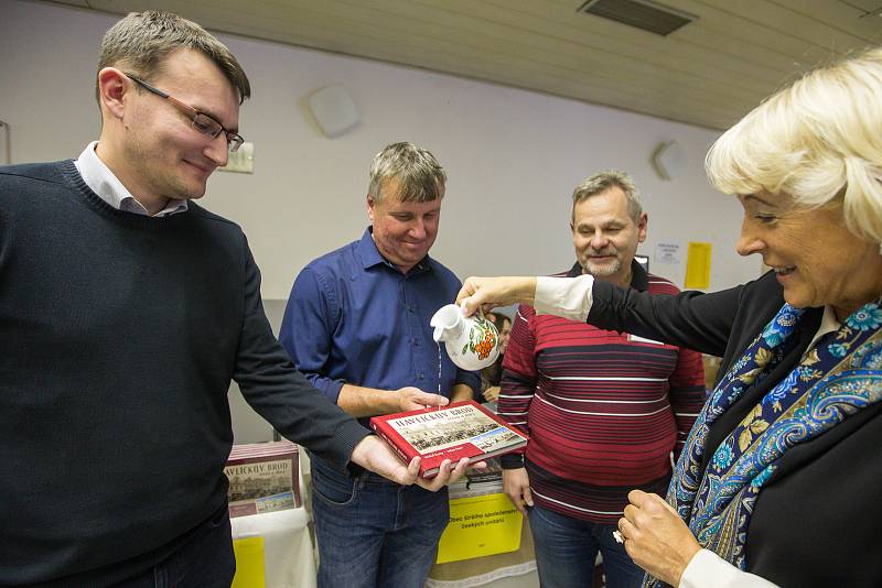 Křest knihy Havlíčkův Brod včera a dnes od autorů Milana Šustra a Michala Kampa.