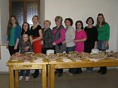 Nultého ročníku Doberského sekanobraní se zúčastnilo letos deset odvážných kuchařek. 