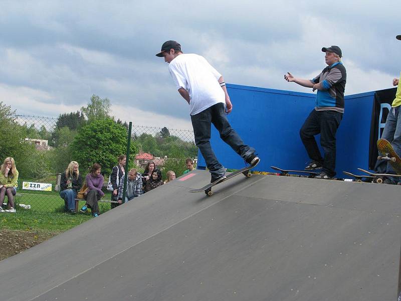 Otevírá se zde nový skejt park, který si zdejší skejťáci za podpory města Chotěboř, kraje Vysočina a městské policie Chotěboř vydobyli.