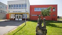 Základní škola ve Ždírci nad Doubravou.