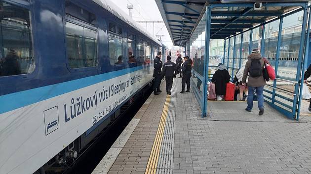Policie na Vysočině prohledala dva vlaky. Jeden v Havlíčkově Brodě, druhý v Ostrově nad Oslavou.