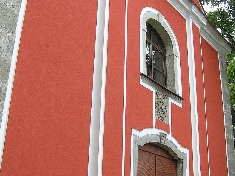 Část kostela sv. Petra a Pavla v Úsobí už září novotou. 