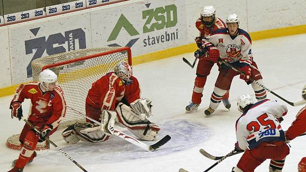 Bojovný výkon. Ten podali starší dorostenci HC Rebel proti Kolínu. Bohužel, dvě individuální chyby je připravily o bodový zisk. Nakonec se Kolín radoval z výhry 3:2.