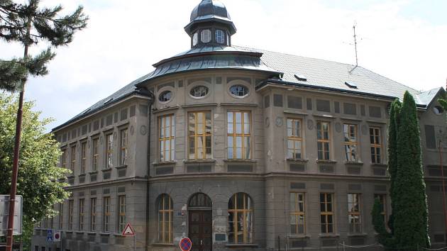 Školní budova, ve které naposled sídlila brodská obchodní akademie, na své další využití stále čeká.